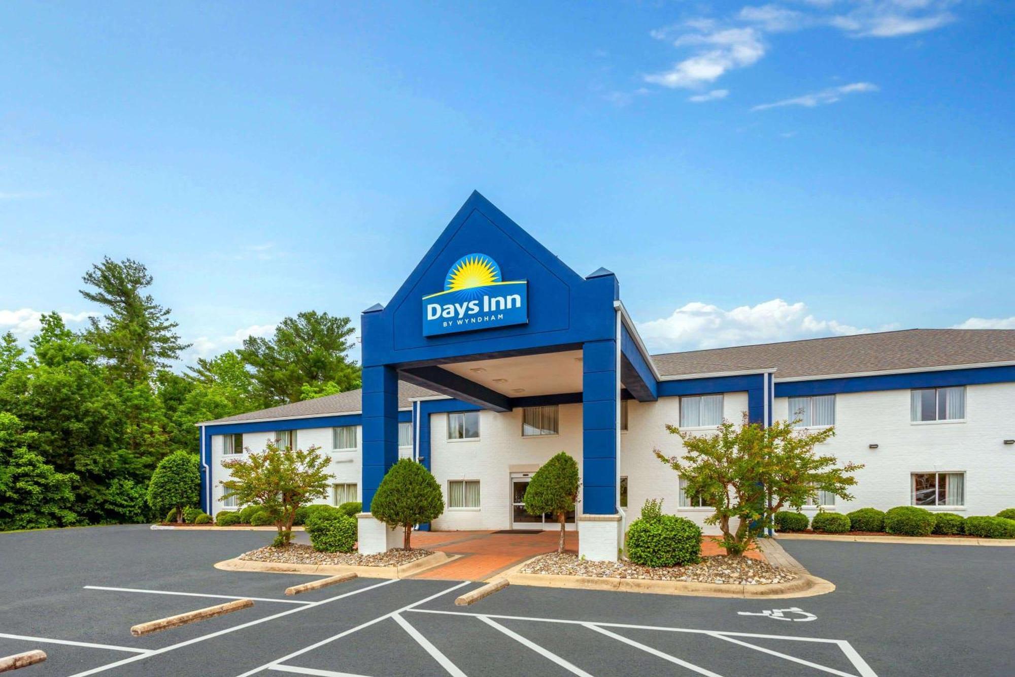Days Inn & Suites By Wyndham Siler City Exterior foto